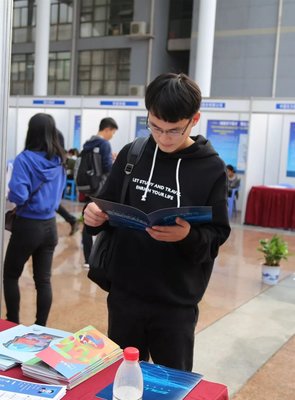 汇聚高层次人才 智推高质量发展 黄陂区诚意满满,走进武汉工程大学招贤纳才